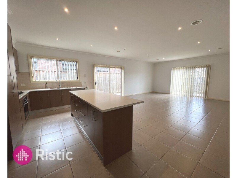 5 Nighthawk Boulevard, South Morang VIC 3752
