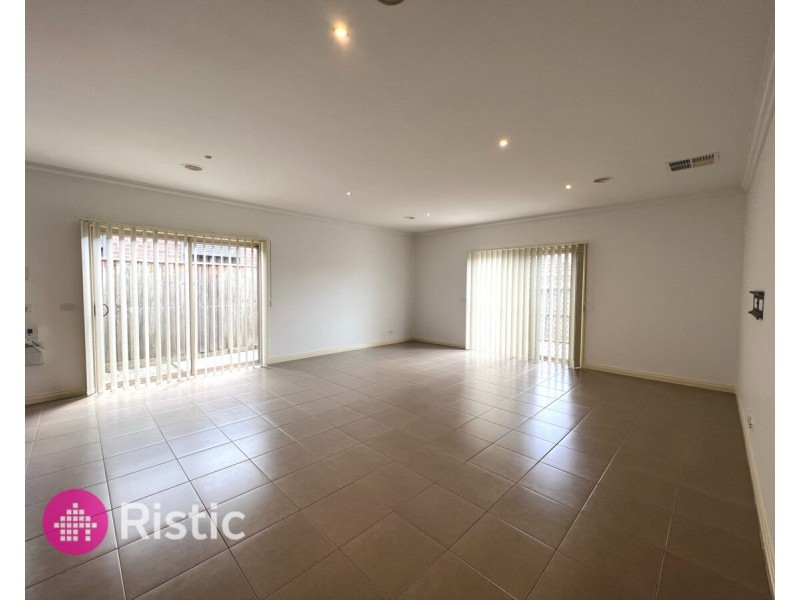 5 Nighthawk Boulevard, South Morang VIC 3752