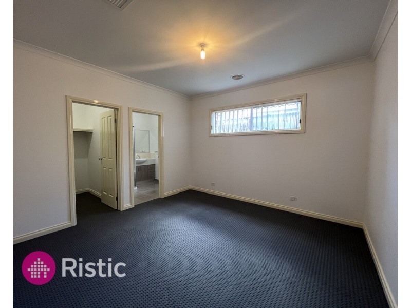 5 Nighthawk Boulevard, South Morang VIC 3752