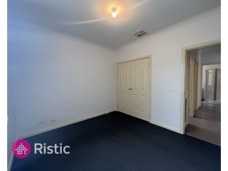 5 Nighthawk Boulevard, South Morang VIC 3752