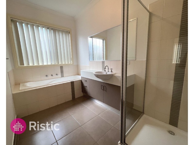 5 Nighthawk Boulevard, South Morang VIC 3752