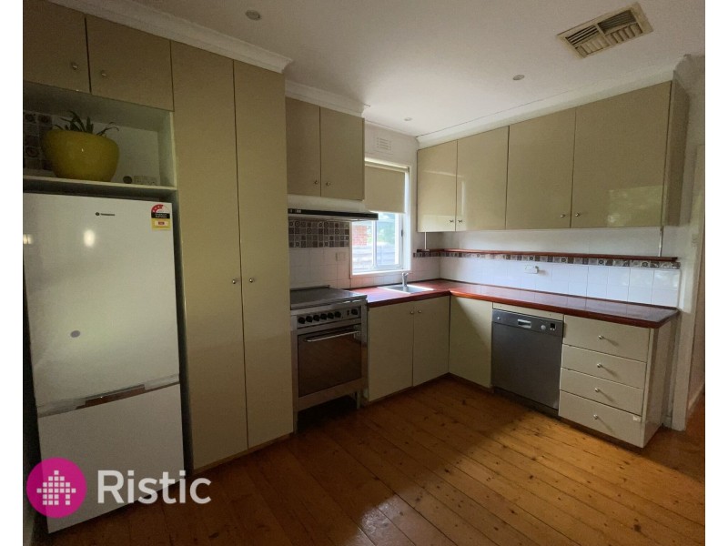 16 Kilmore Avenue, Reservoir VIC 3073