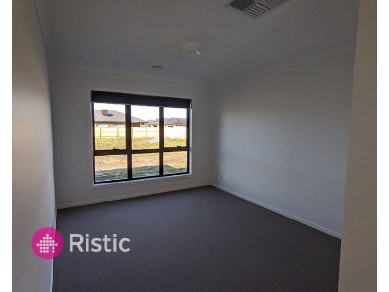 8 Binap Road, Epping VIC 3076