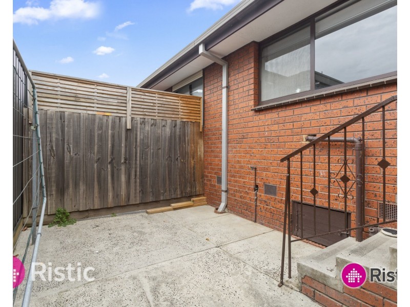 1/18 Duffy Street, Reservoir VIC 3073