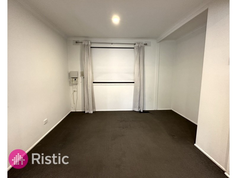 6 Yvonne Close, Mill Park VIC 3082