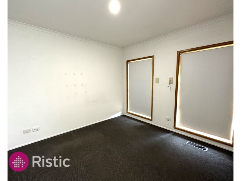 6 Yvonne Close, Mill Park VIC 3082