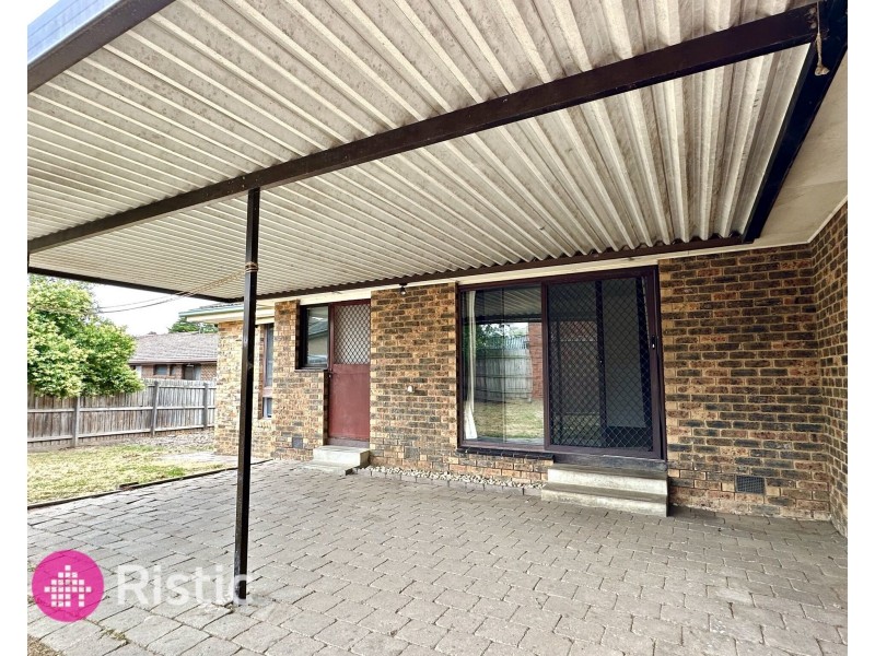 6 Yvonne Close, Mill Park VIC 3082