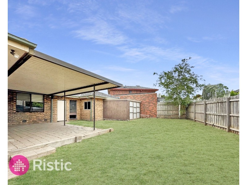 6 Yvonne Close, Mill Park VIC 3082