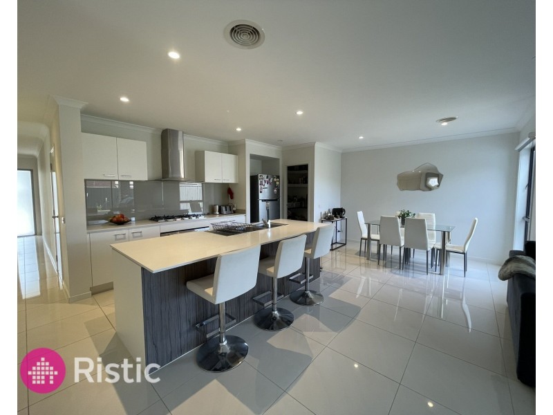 39 Hehr Street, Doreen VIC 3754