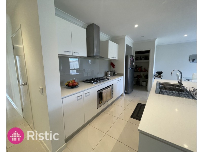 39 Hehr Street, Doreen VIC 3754