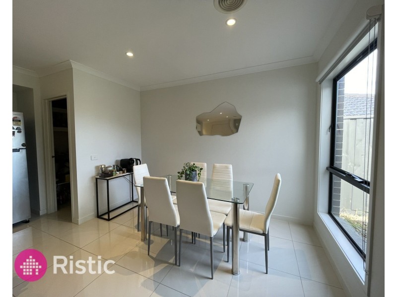 39 Hehr Street, Doreen VIC 3754