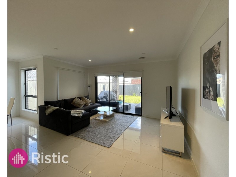 39 Hehr Street, Doreen VIC 3754