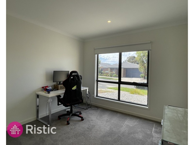 39 Hehr Street, Doreen VIC 3754