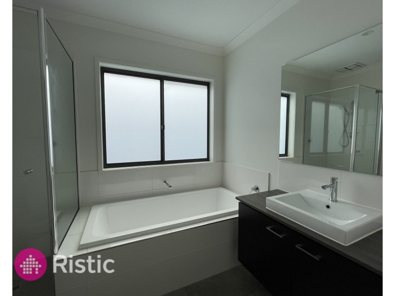 39 Hehr Street, Doreen VIC 3754