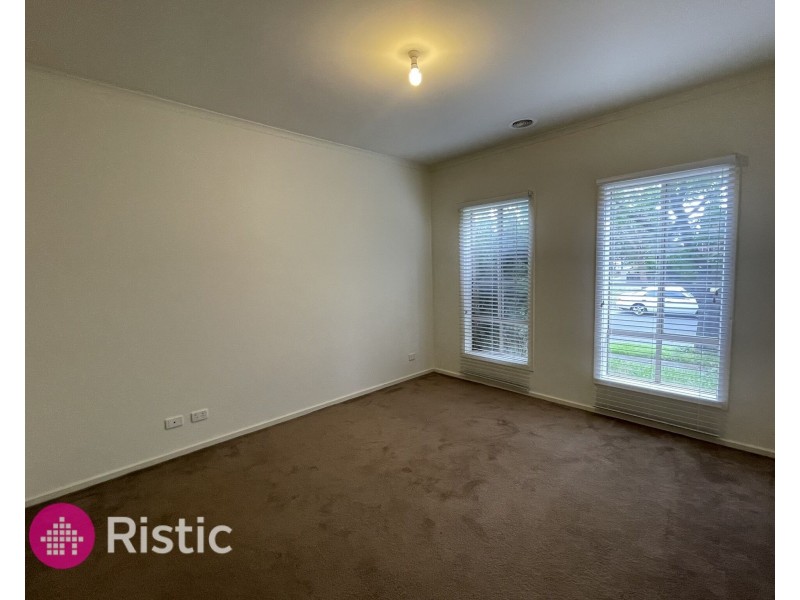 8 Cascade Crescent, Epping VIC 3076