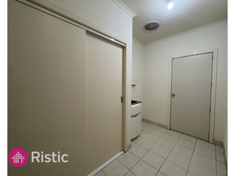 8 Cascade Crescent, Epping VIC 3076