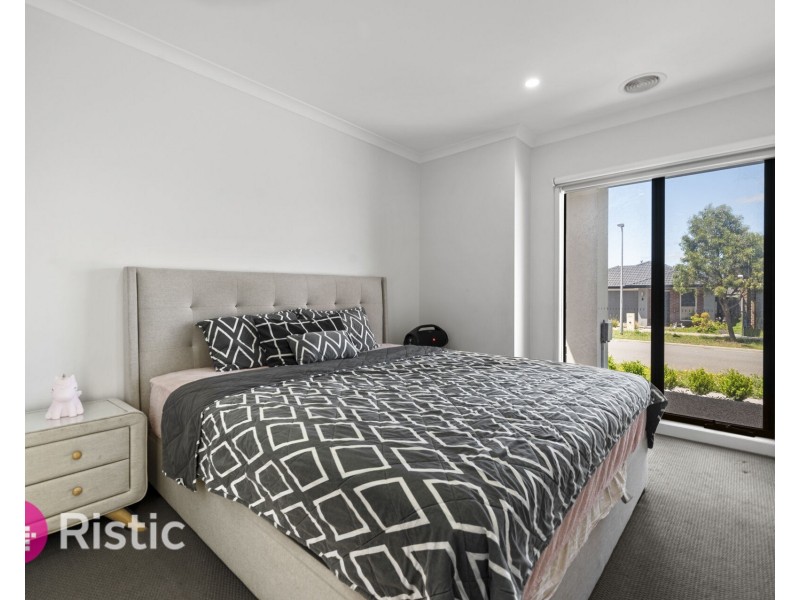 9 Brass Loop, Wollert VIC 3750