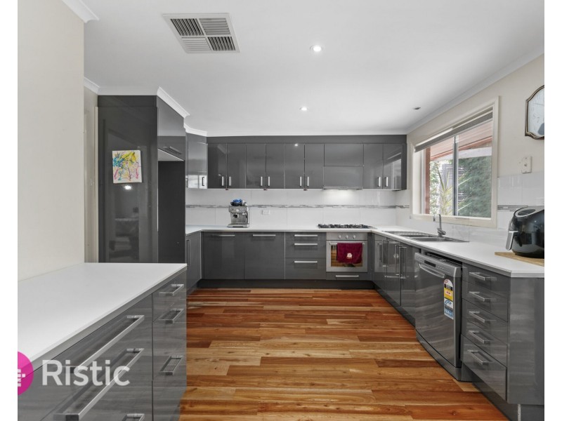 27 Jolly Terrace, South Morang VIC 3752