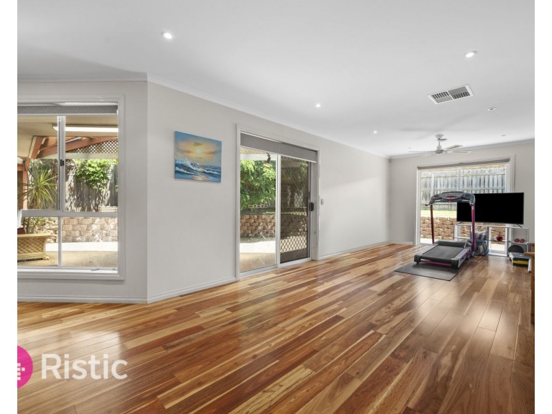 27 Jolly Terrace, South Morang VIC 3752