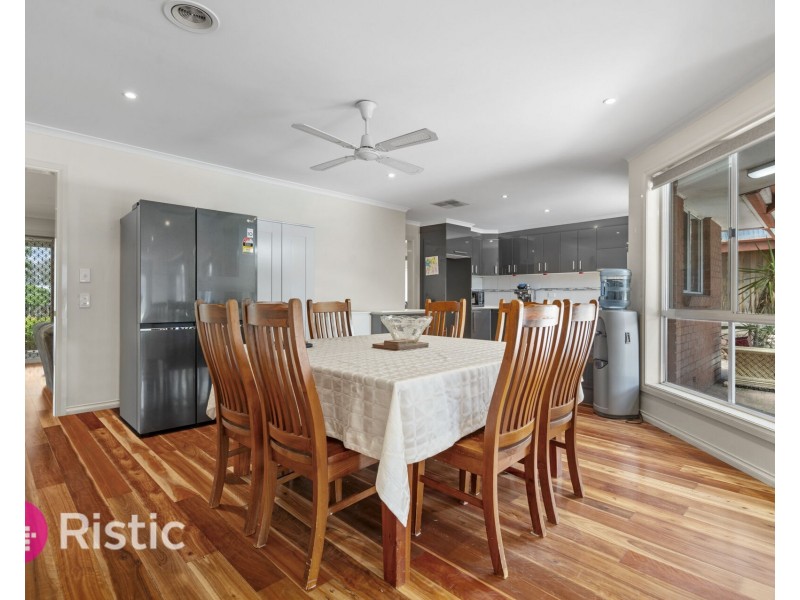 27 Jolly Terrace, South Morang VIC 3752
