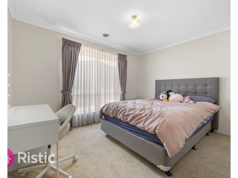 27 Jolly Terrace, South Morang VIC 3752