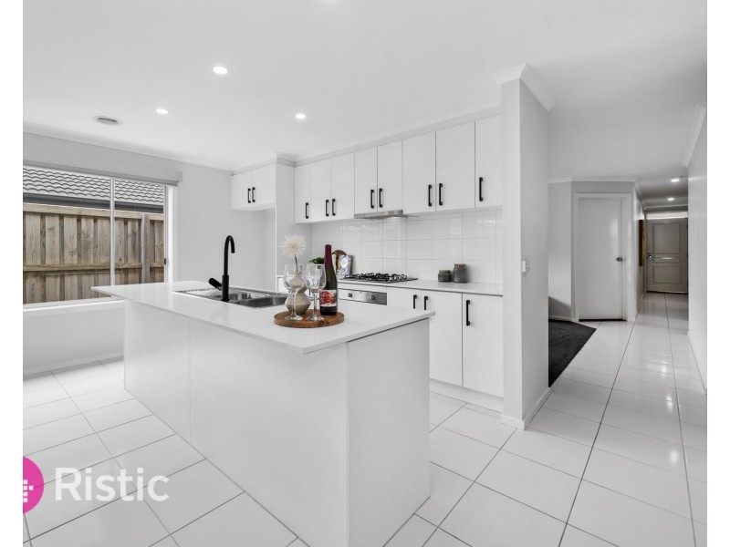 7 Clancy Way, Doreen VIC 3754