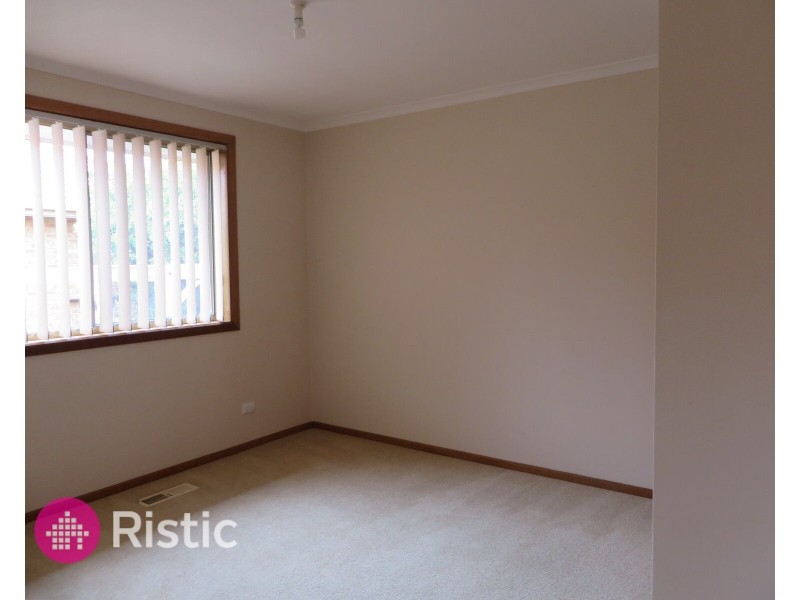 1/23a Pickworth Drive, Mill Park VIC 3082