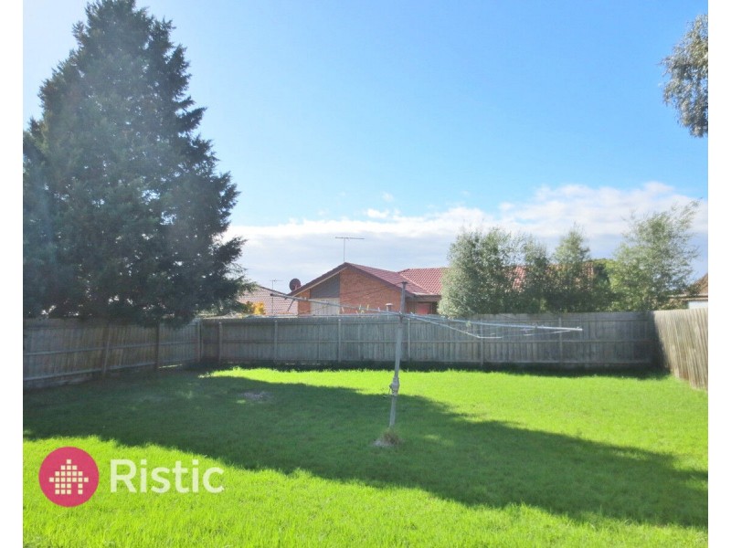 126 Redleap Avenue, Mill Park VIC 3082