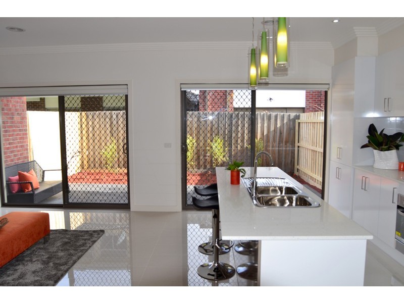 15 Snapdragon Street, South Morang VIC 3752