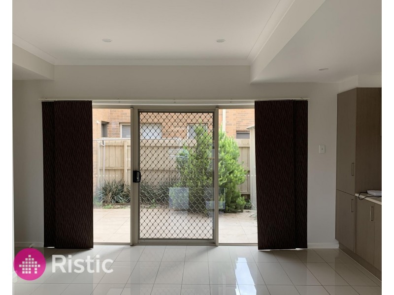 8a Vasey Avenue, Lalor VIC 3075