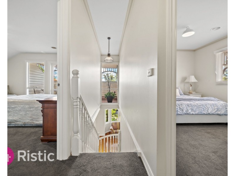 17 Diosma Way, Mill Park VIC 3082