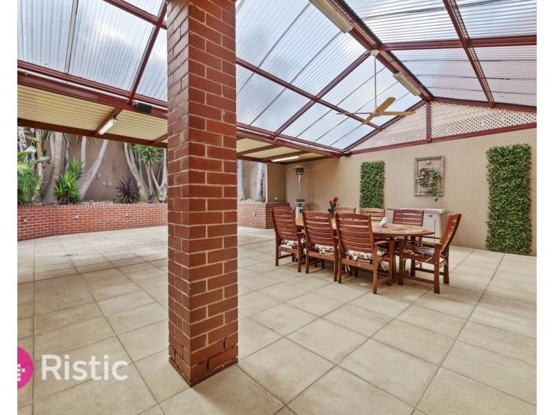 17 Diosma Way, Mill Park VIC 3082