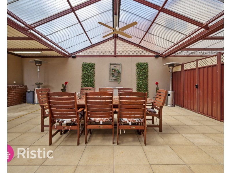 17 Diosma Way, Mill Park VIC 3082