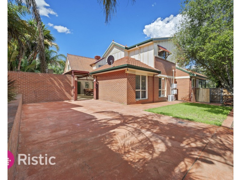 17 Diosma Way, Mill Park VIC 3082