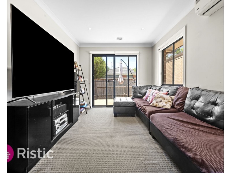 22 Taworri Crescent, Werribee VIC 3030