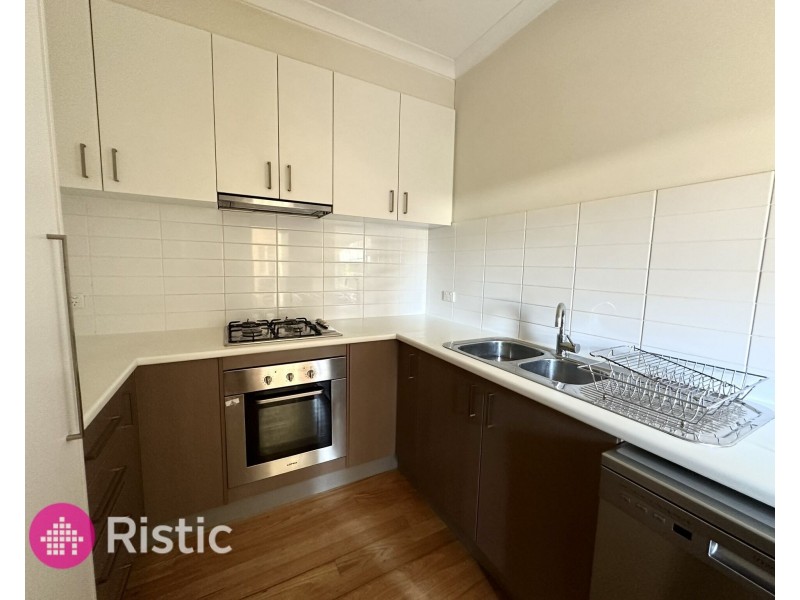 2/31 Larlac Street, Hadfield VIC 3046