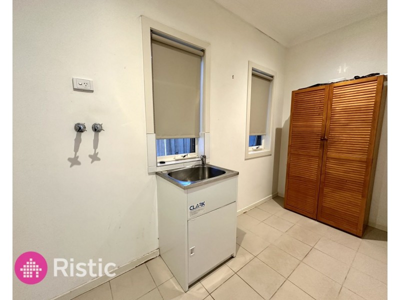 2/31 Larlac Street, Hadfield VIC 3046