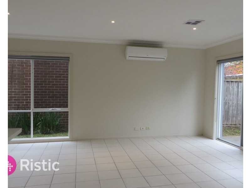 12 Brentwood Place, Roxburgh Park VIC 3064