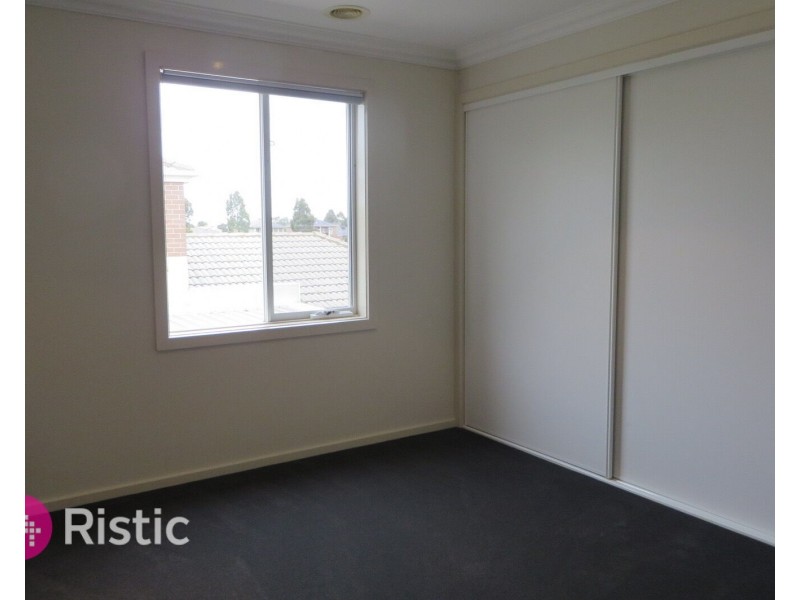 12 Brentwood Place, Roxburgh Park VIC 3064