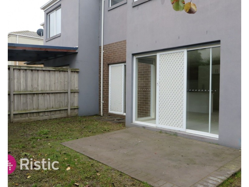 12 Brentwood Place, Roxburgh Park VIC 3064