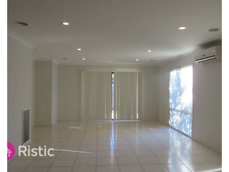 13 Sanctum Circuit, Doreen VIC 3754