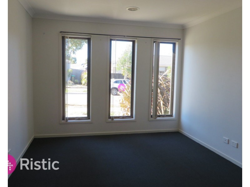 13 Sanctum Circuit, Doreen VIC 3754