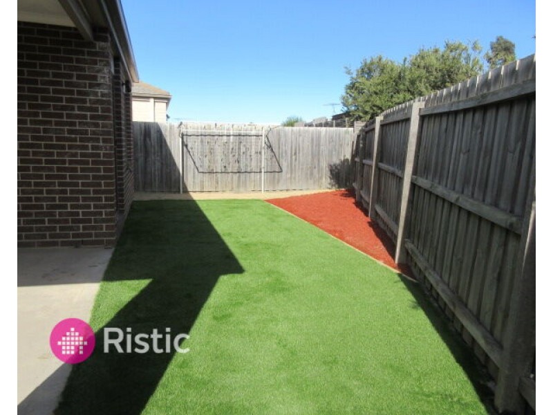 13 Sanctum Circuit, Doreen VIC 3754