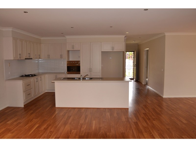 33 Belinda Court, South Morang VIC 3752