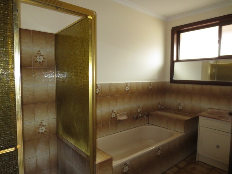 8 Fernshaw Street, Thomastown VIC 3074