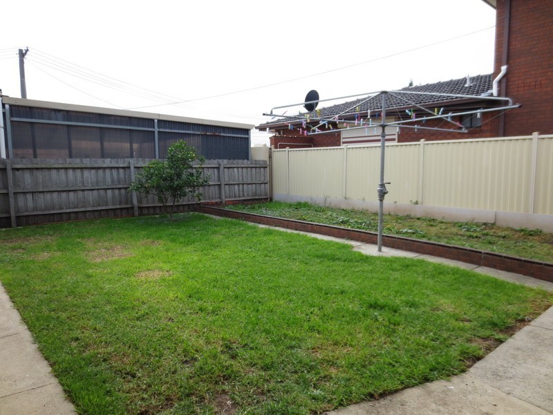 8 Fernshaw Street, Thomastown VIC 3074