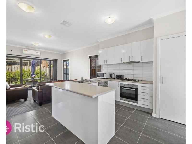 39 Burssi Circuit, Doreen VIC 3754