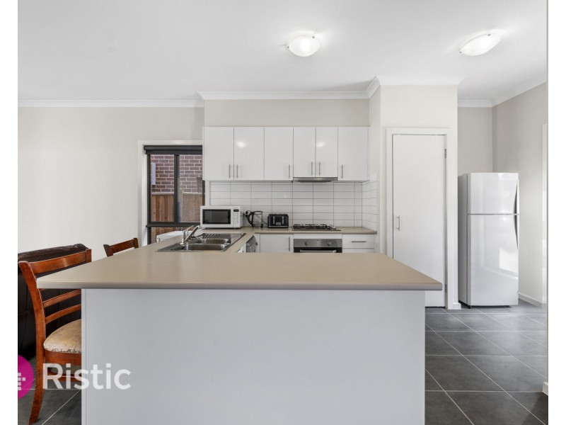 39 Burssi Circuit, Doreen VIC 3754