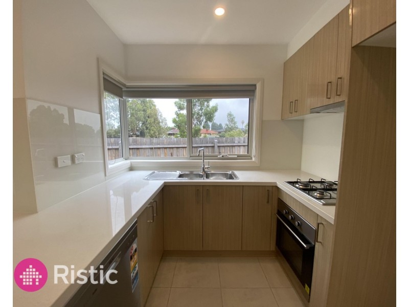 4/5 Tooth Court, Mill Park VIC 3082