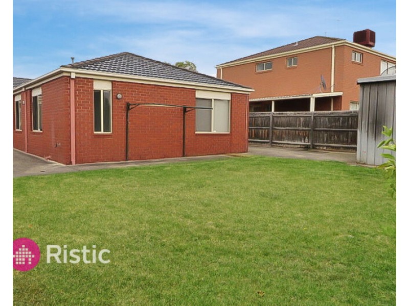 28 Parklands Drive, Thomastown VIC 3074